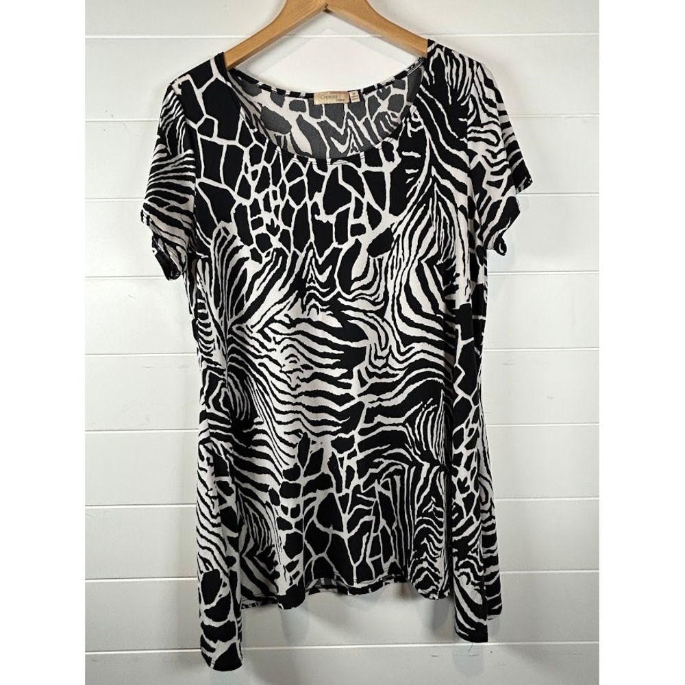 Choices Woman Black White Animal Print Tunic Top 1X Zebra Giraffe Blouse